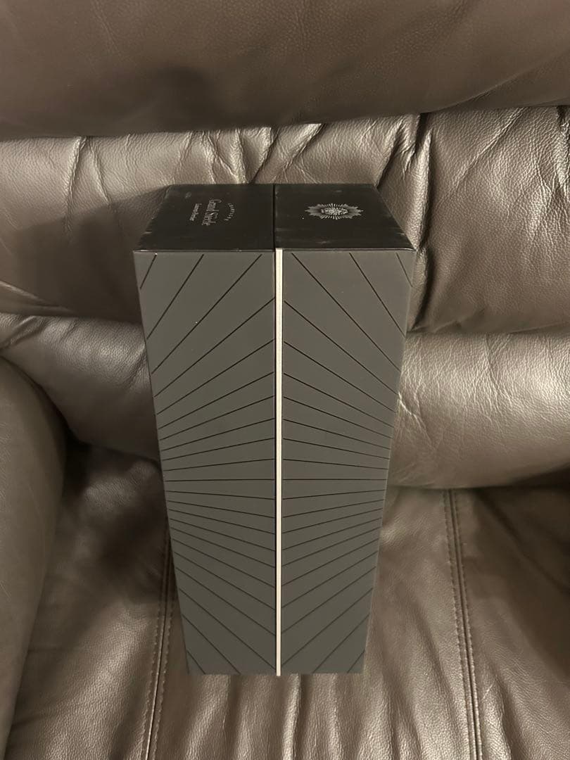 ローラン・ペリエGrand Siècle N°25 専用ボックス、未開封箱あり