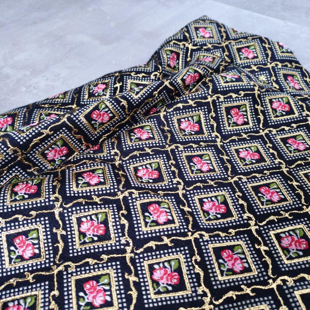 DOLCE & GABBANA　ミニプリーツブロケードスカート　花柄刺繍スカート