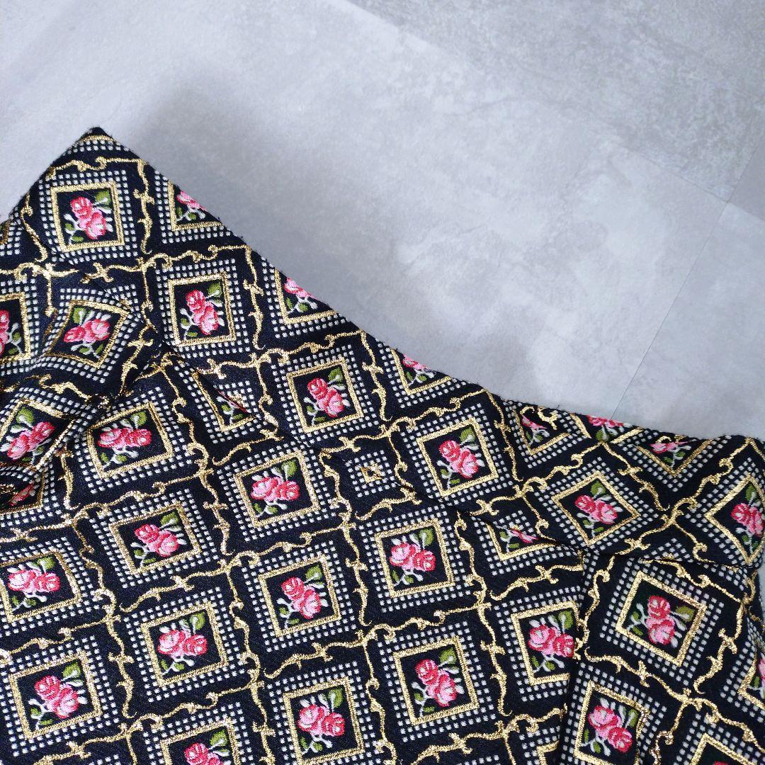 DOLCE & GABBANA　ミニプリーツブロケードスカート　花柄刺繍スカート