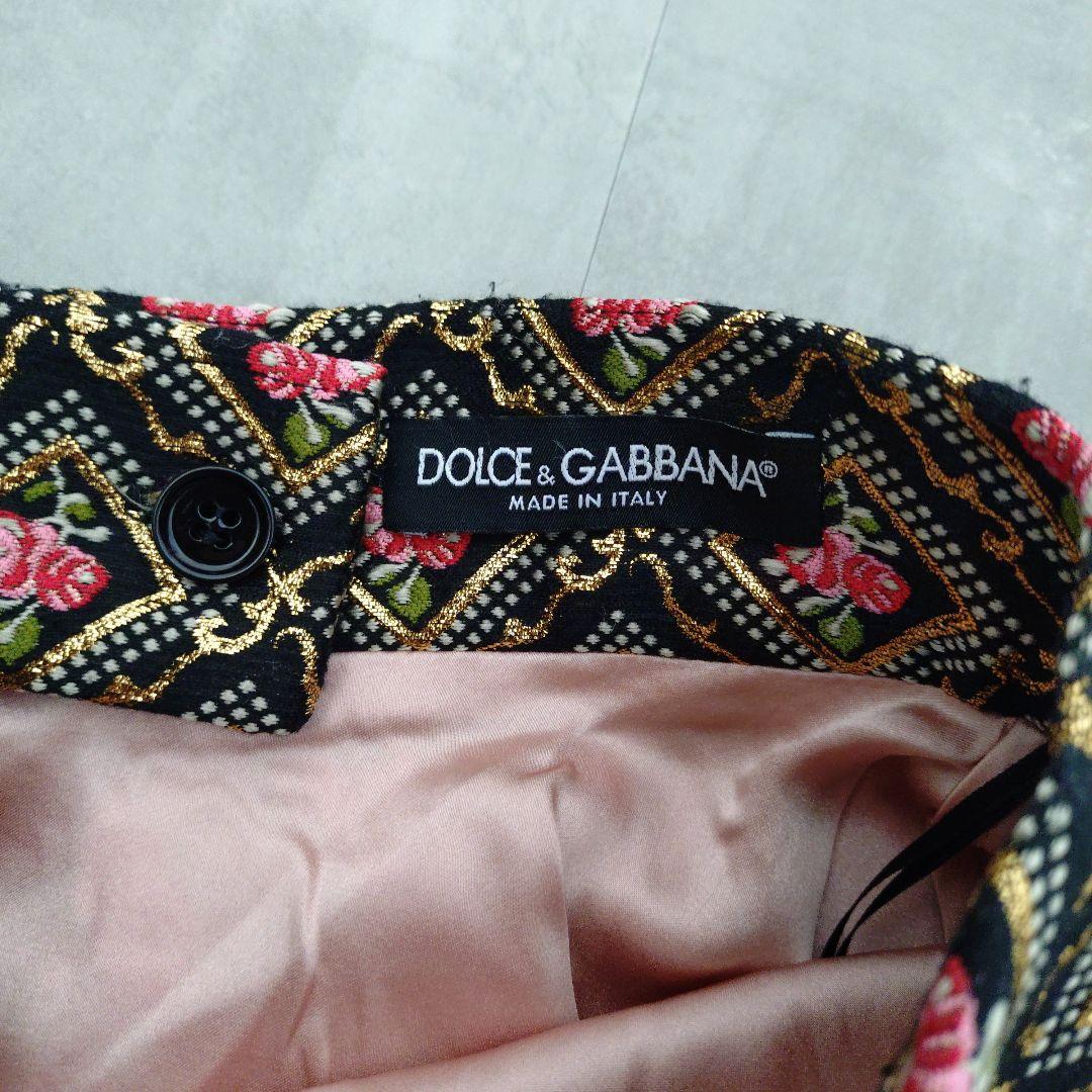 DOLCE & GABBANA　ミニプリーツブロケードスカート　花柄刺繍スカート