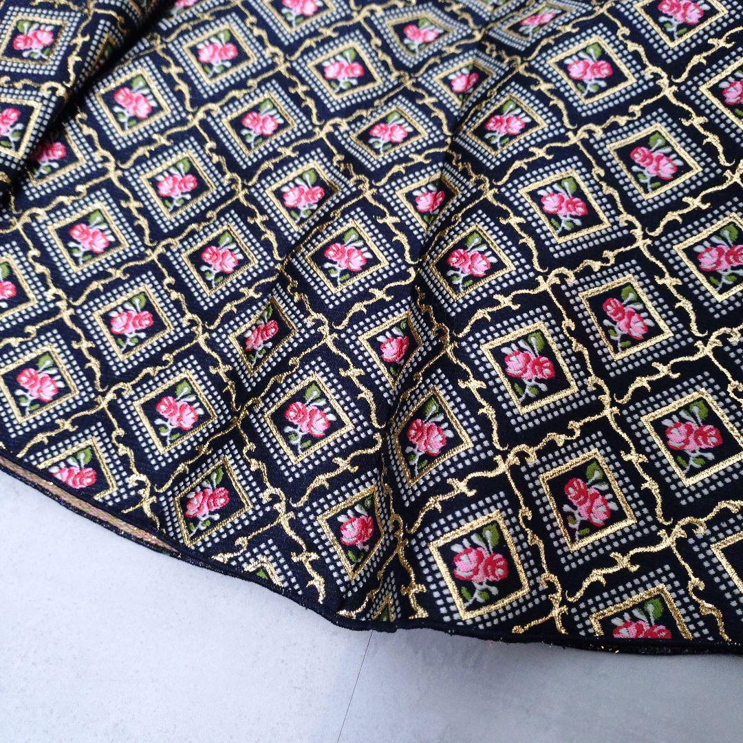 DOLCE & GABBANA　ミニプリーツブロケードスカート　花柄刺繍スカート