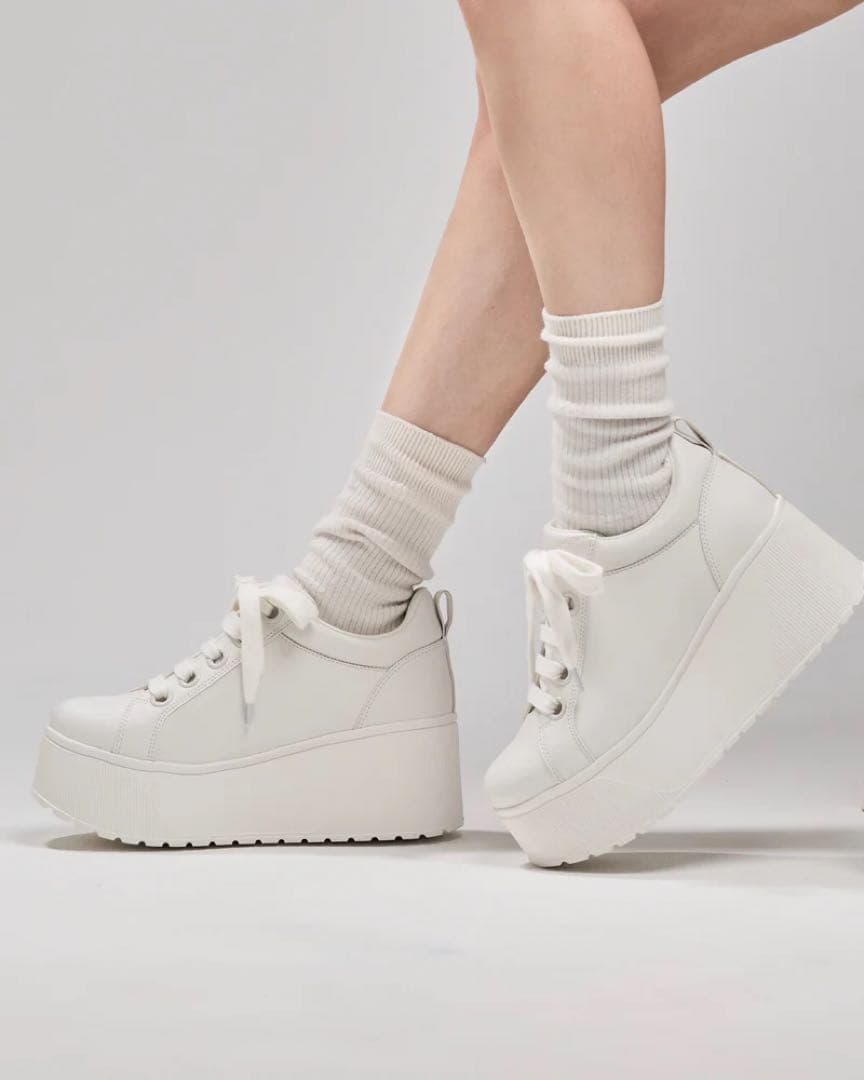 【6月発売新作】【即納】Sサイズ　インスタグラマー鈴木亜美さん　厚底スニーカー