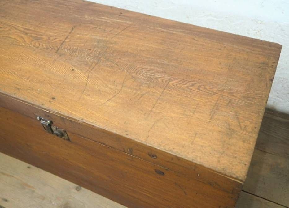 1051 アンティーク　木製トランク　木箱　収納ケース　センターテーブル　レトロ