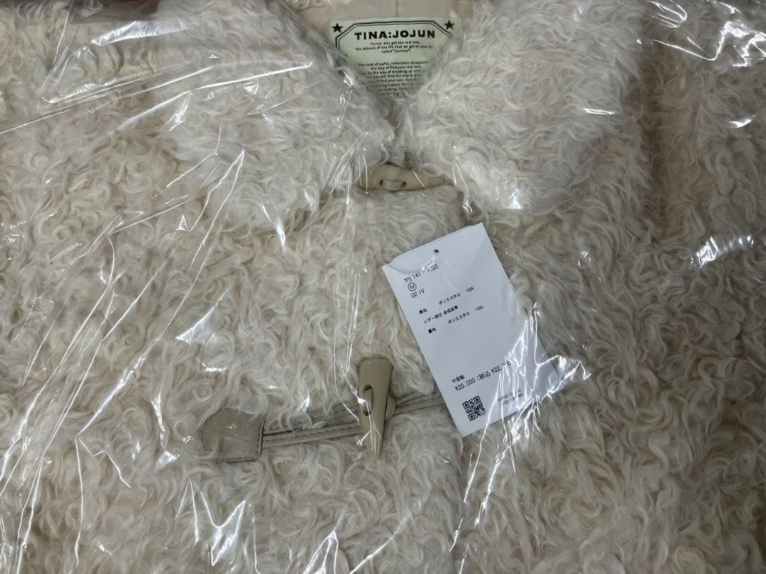 フェイクファー ダッフルコート TINA：JOJUN 新品未使用