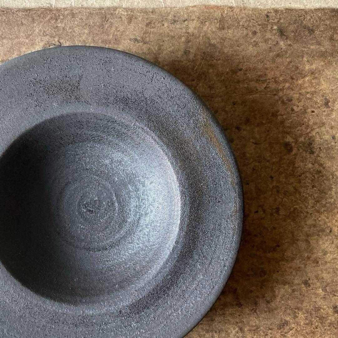 銀のたまご 美濃焼　黒錆マットリム6.5寸深皿