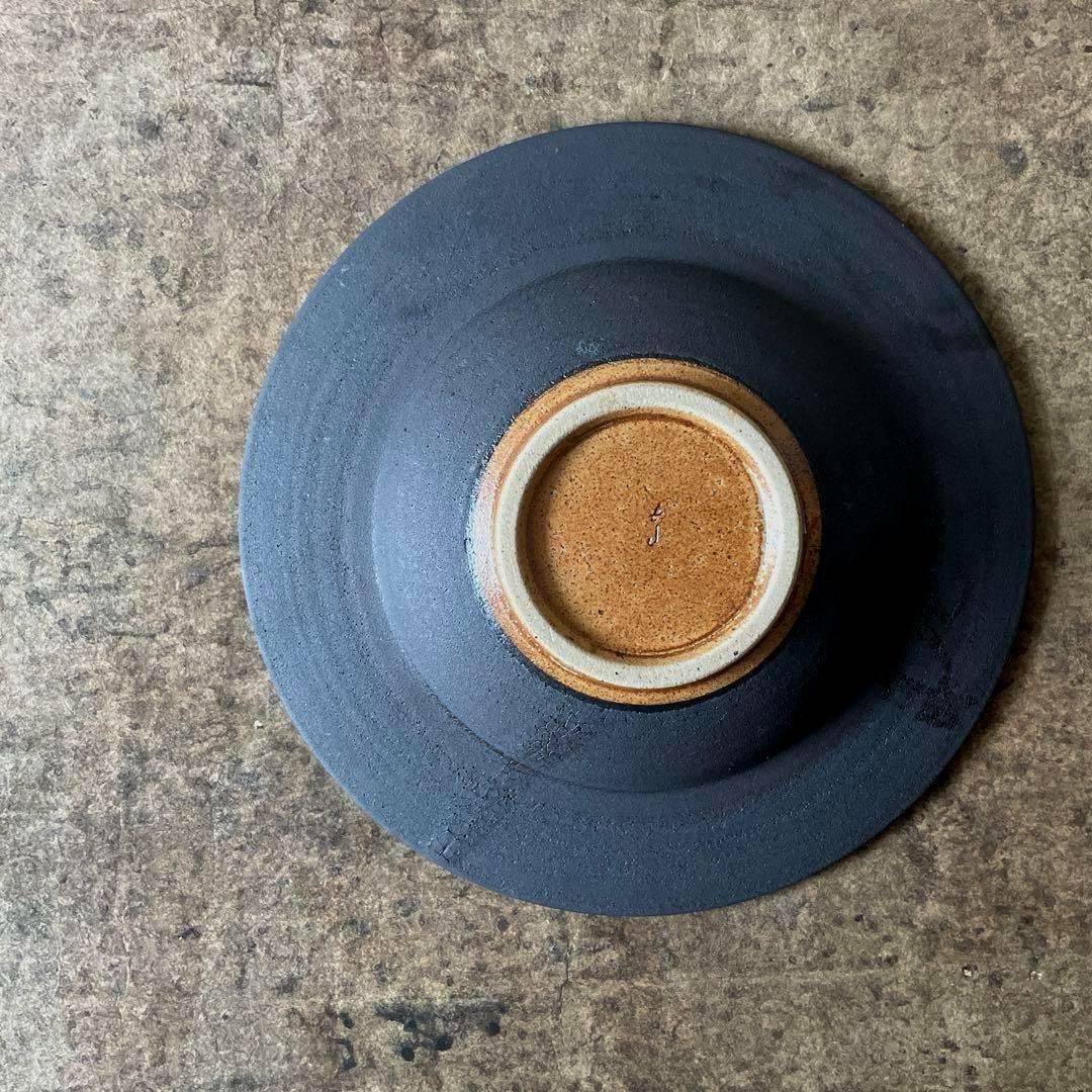 銀のたまご 美濃焼　黒錆マットリム6.5寸深皿