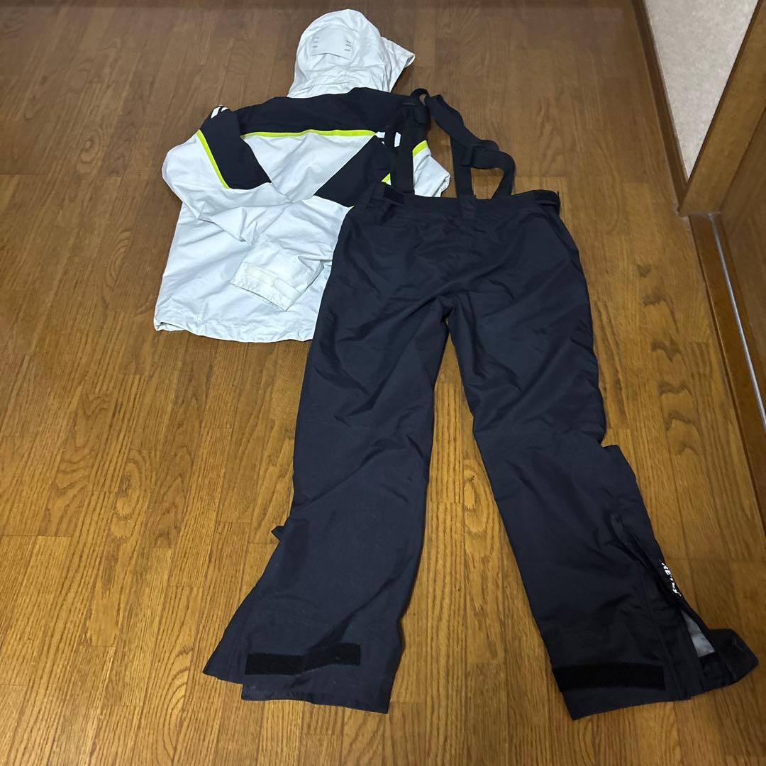 ダイワ ゴアテックス レインスーツ DR-1504 ホワイト ブラックXLサイズ