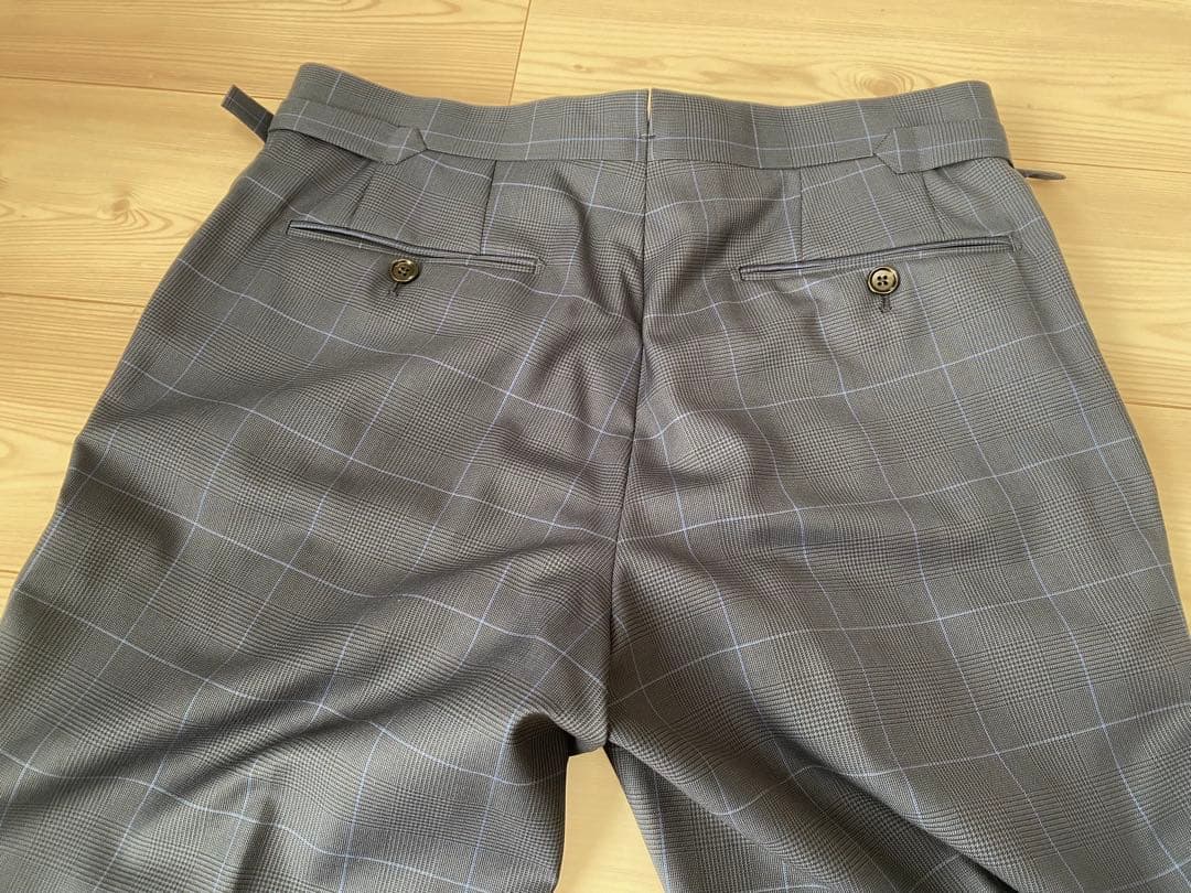 美品TOM FORD トムフォード 007スーツ ネイビー格子柄　サイズ50R