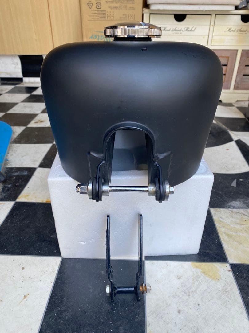 ヘイスト250｜タンク｜艶消しブラック　タンクアップステー付き