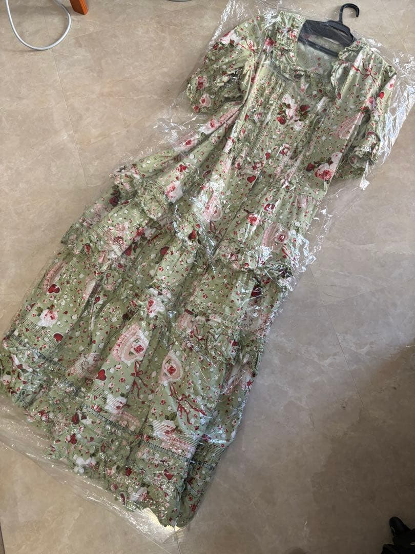 コ*イ様 ピンクハウス オーナメントローズ柄ワンピース