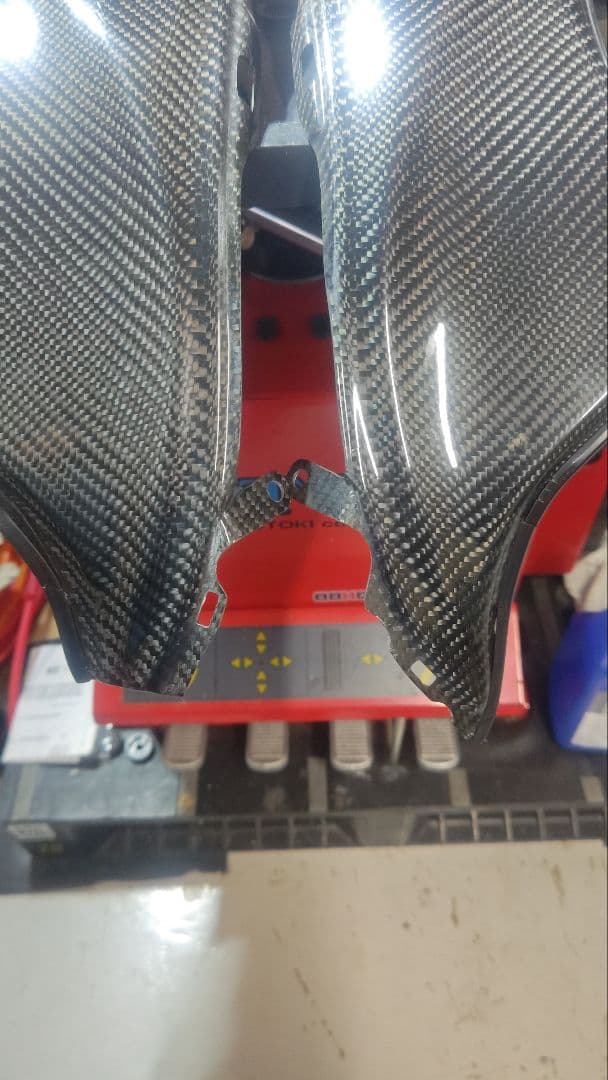 Magical Racing カーボンファイバー カウル　ハヤブサ　08〜　2型