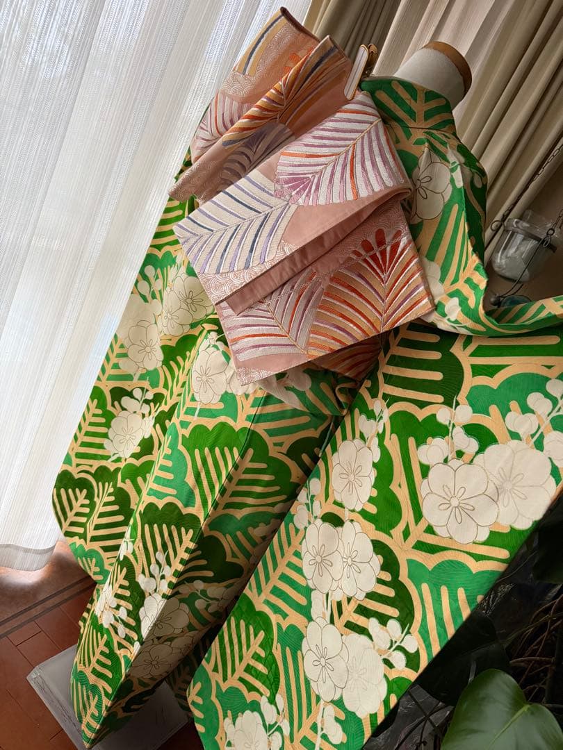 振袖フルセット グリーン×白×クリームイエロー×ゴールド 金駒刺繍