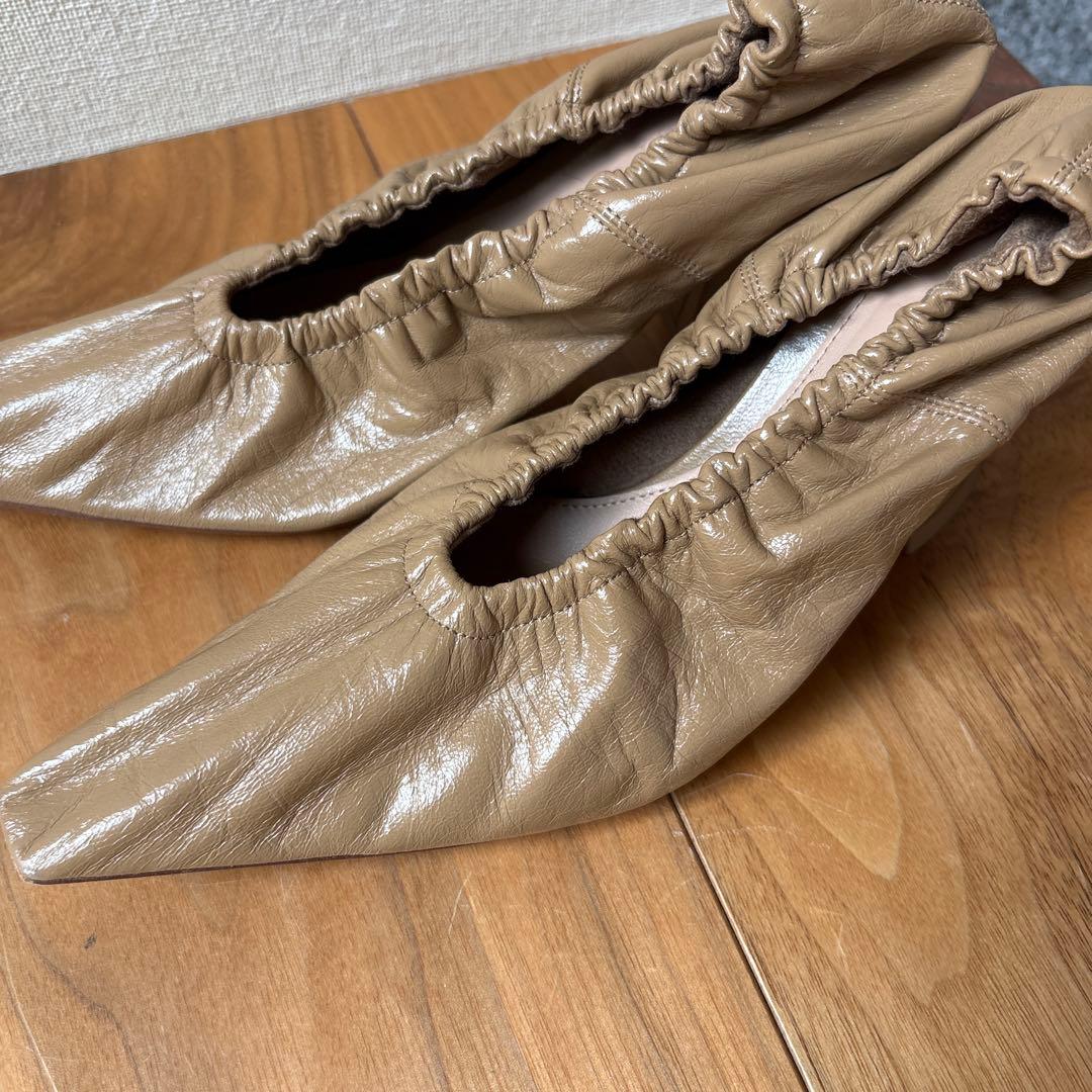 ボッテガヴェネタ ベージュ パンプス　シューズ　アーモンド