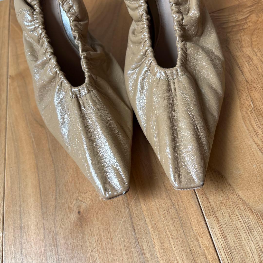 ボッテガヴェネタ ベージュ パンプス　シューズ　アーモンド