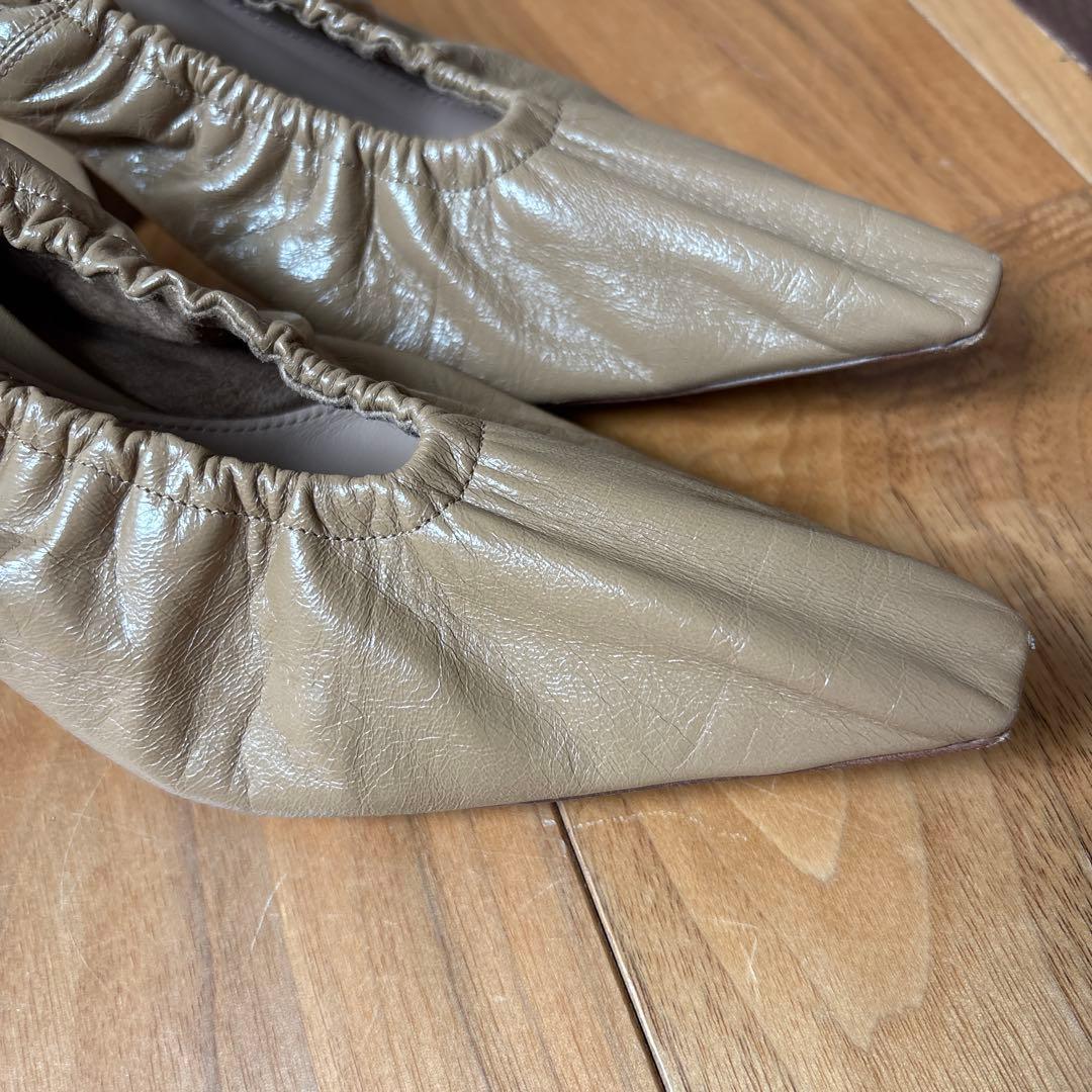 ボッテガヴェネタ ベージュ パンプス　シューズ　アーモンド