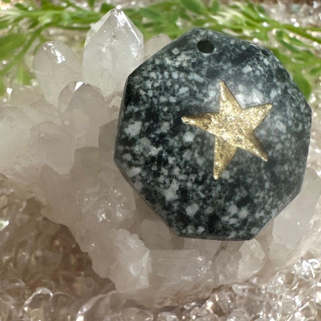 【ゆゆん】遠野龍神石　八卦　縁起の良い八角カット　星型五芒星彫刻入