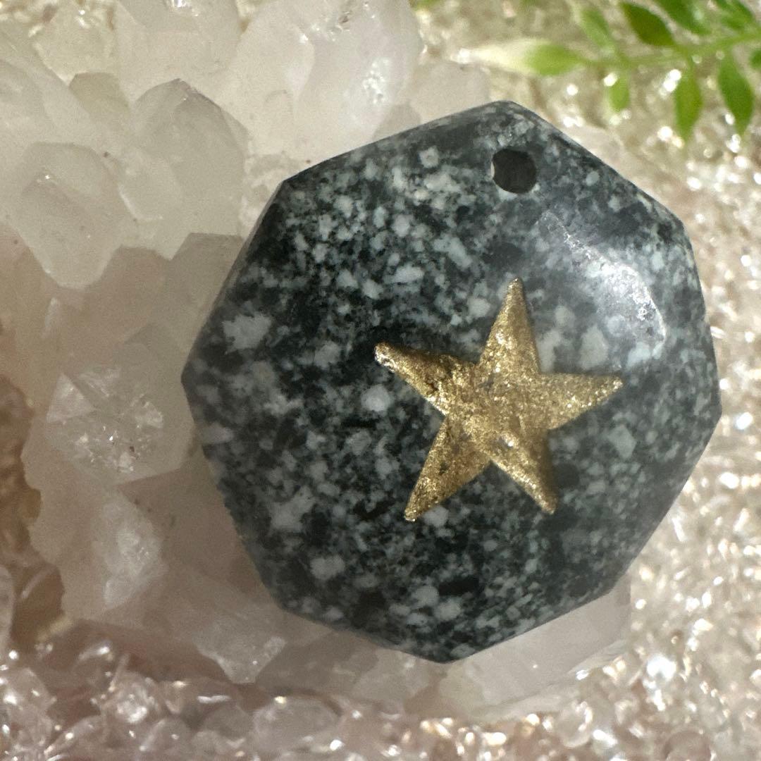 【ゆゆん】遠野龍神石　八卦　縁起の良い八角カット　星型五芒星彫刻入