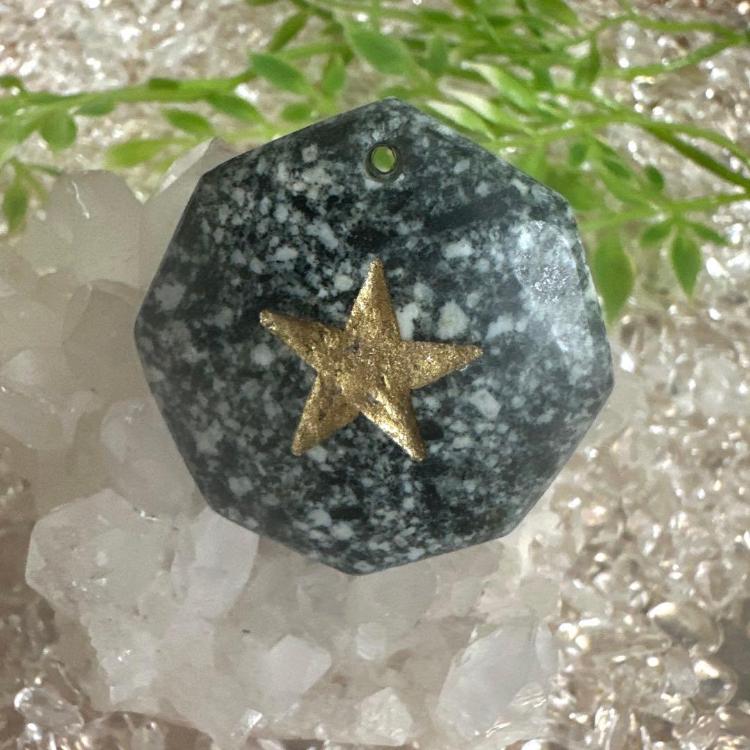 【ゆゆん】遠野龍神石　八卦　縁起の良い八角カット　星型五芒星彫刻入