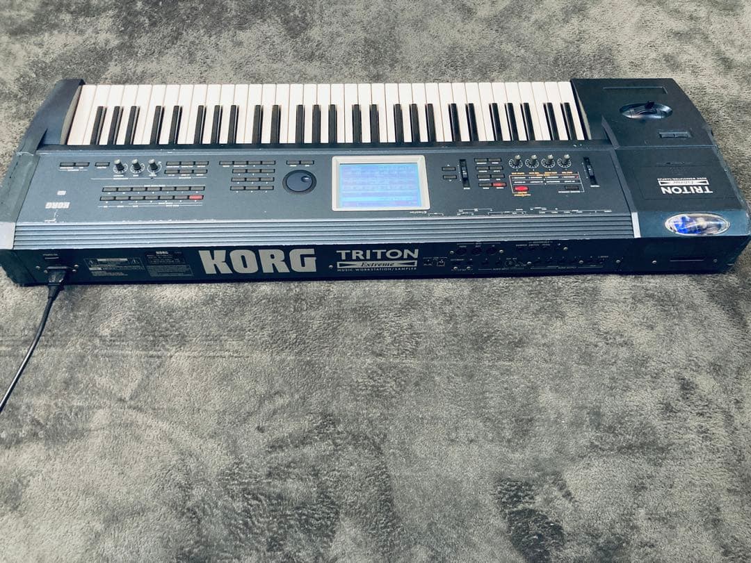 KORG TRITON EXTREME 61鍵