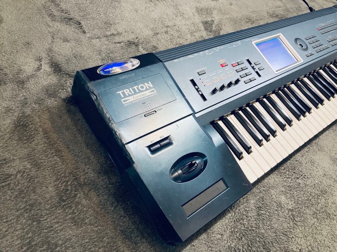 KORG TRITON EXTREME 61鍵