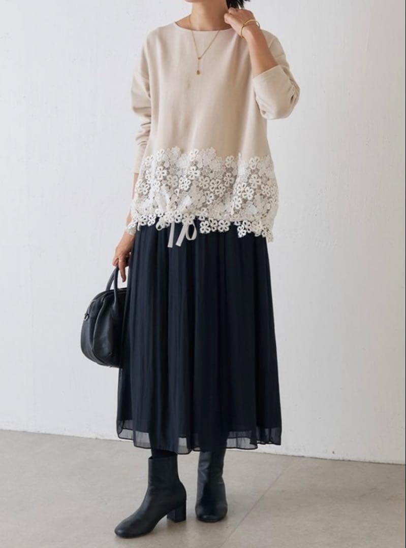 BEARDSLEY裾レースコットンカットソー