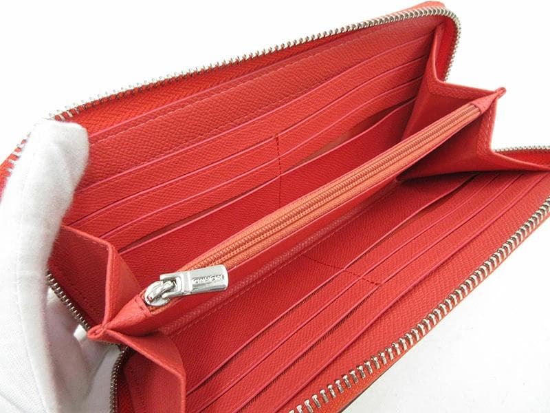 未使用品.COACHコーチ.ストベリー（苺柄）マルチカラー長財布