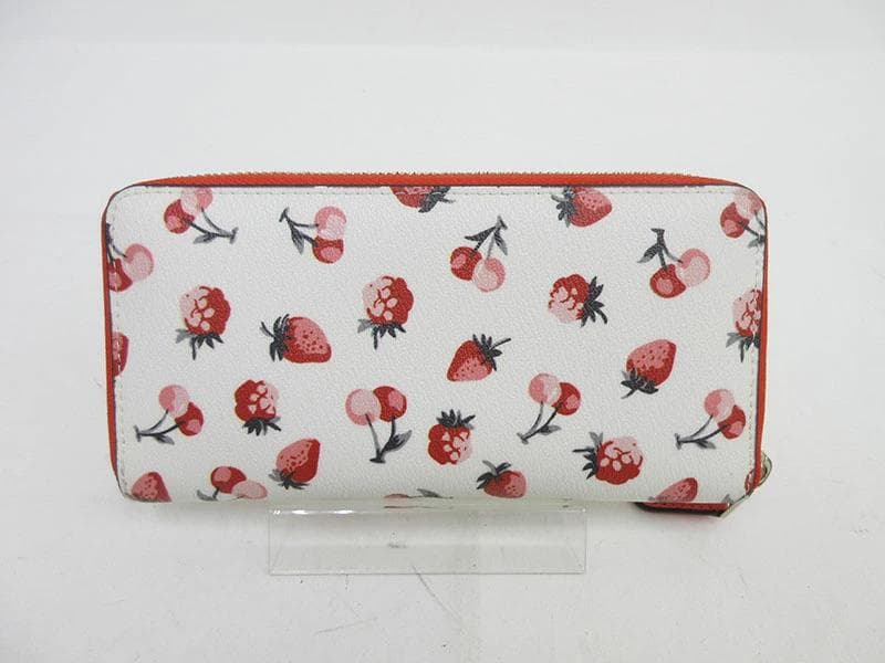 未使用品.COACHコーチ.ストベリー（苺柄）マルチカラー長財布