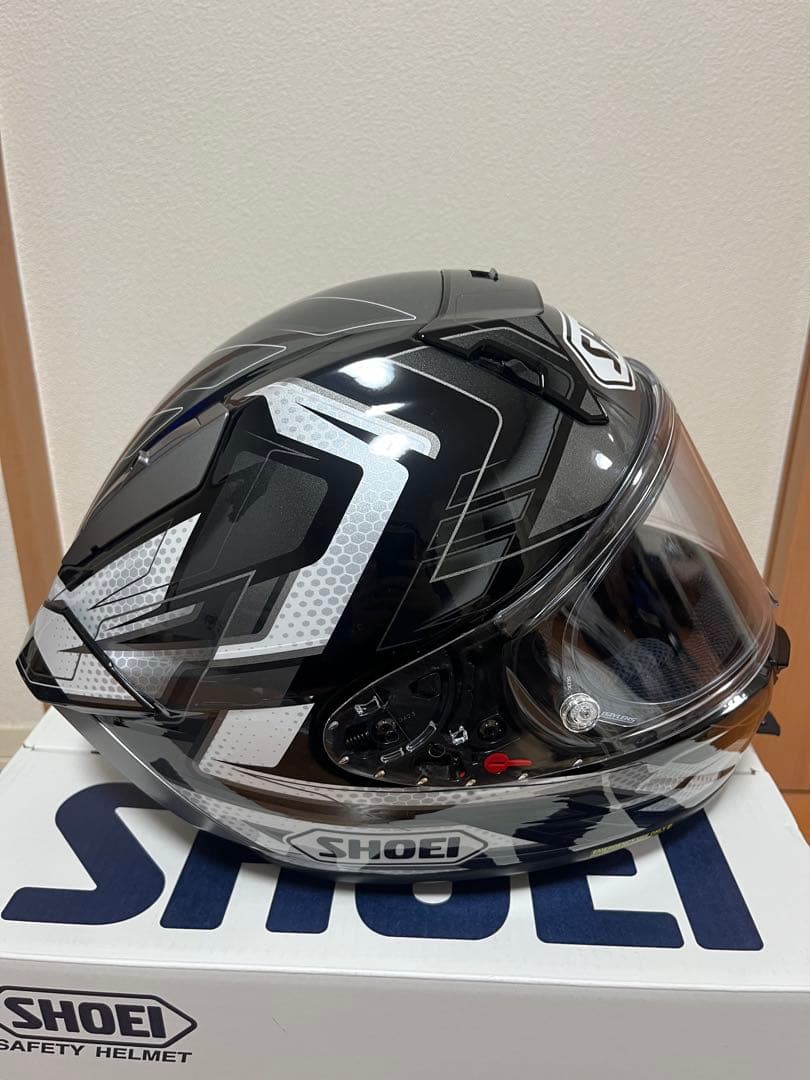 SHOEI x-fifteen エスカレート　Mサイズ
