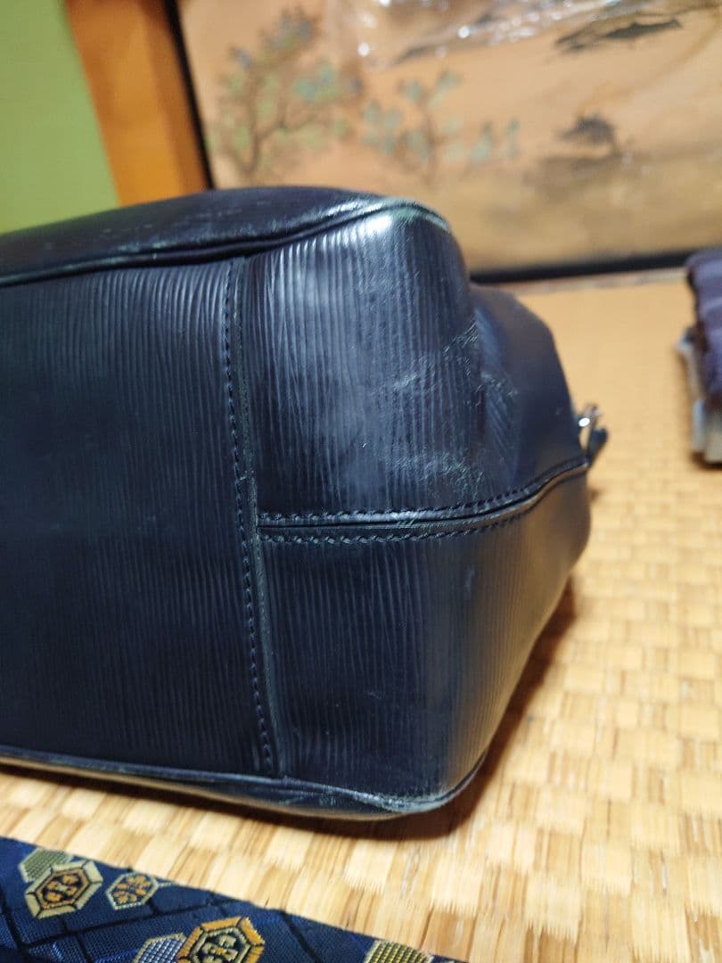 ルイヴィトン エピ パッシィ GM ハンドバッグ ブラック