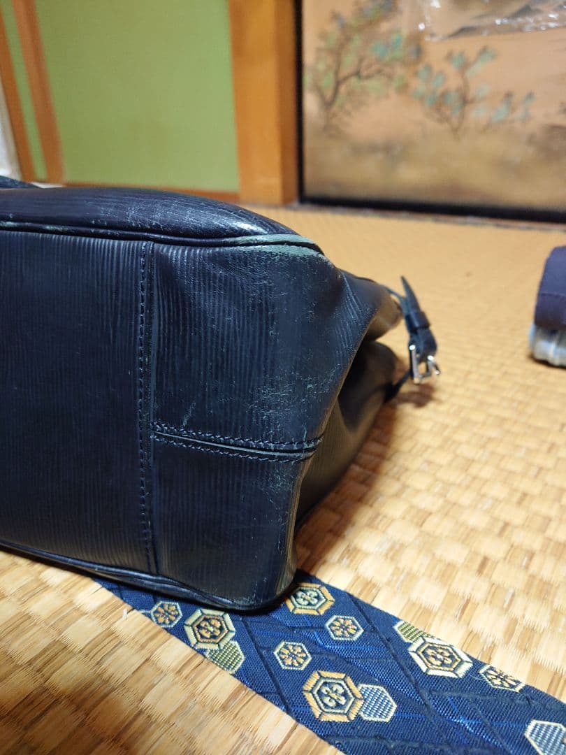 ルイヴィトン エピ パッシィ GM ハンドバッグ ブラック