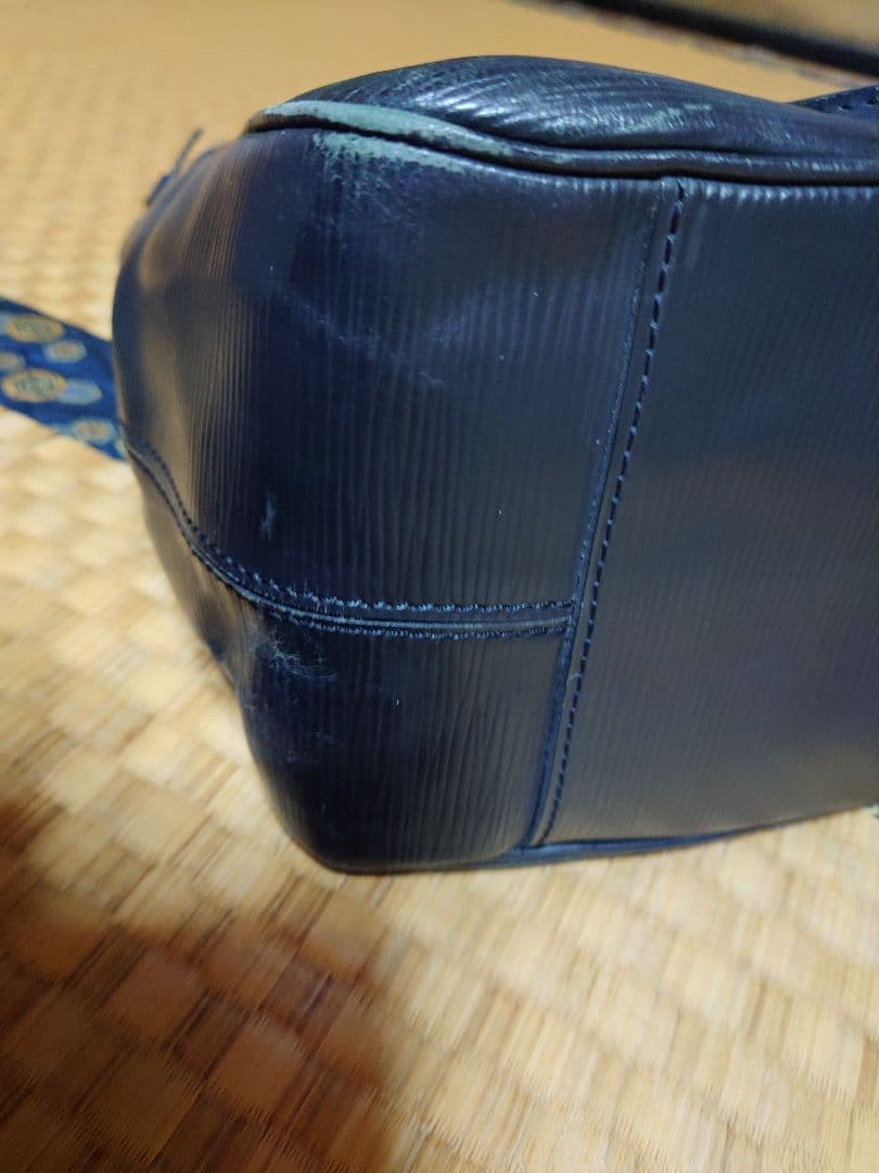 ルイヴィトン エピ パッシィ GM ハンドバッグ ブラック