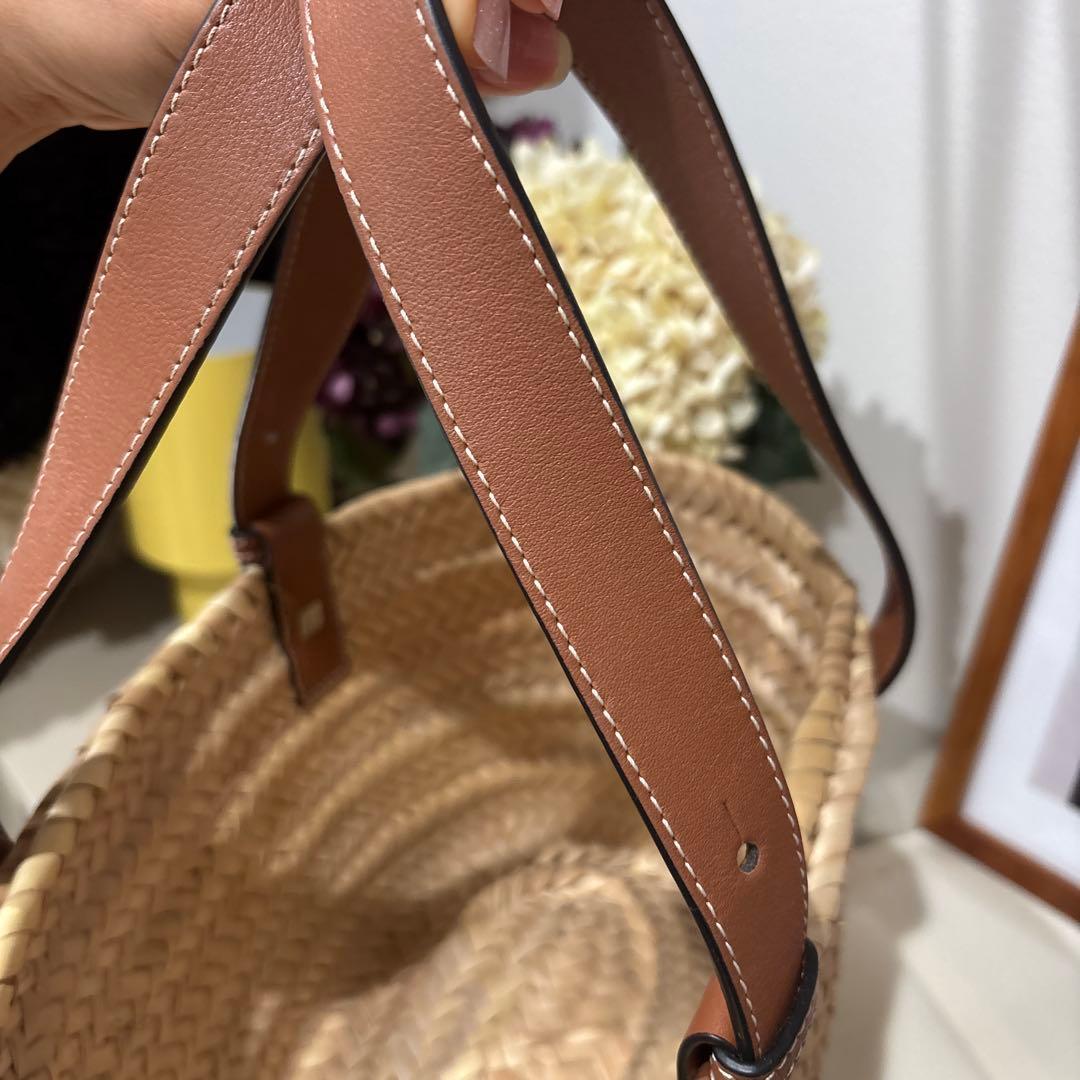 ロエベ　ロゴ入りストローバッグ　スモールサイズ
