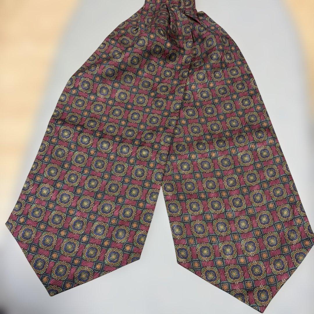 値下未使用イタリア製dunhill 幾何学模様 シルクアスコットタイワインレッド