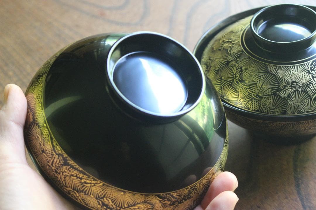 デッドストック！端正な黒漆に極上松葉沈金の映えるお椀2点（検輪島塗蒔絵椀雑煮椀