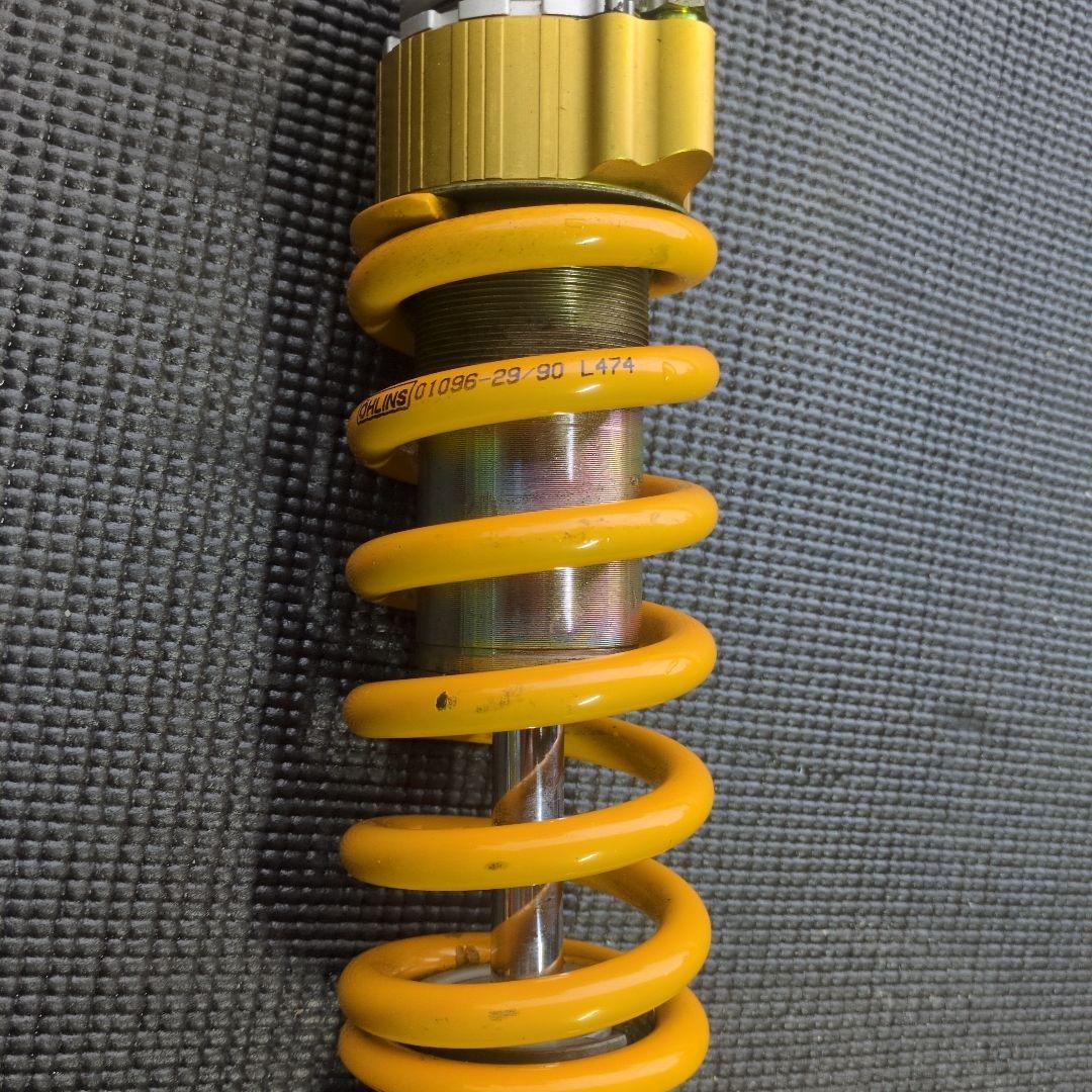 OHLINS オーリンズリヤショック　ZZR100D型