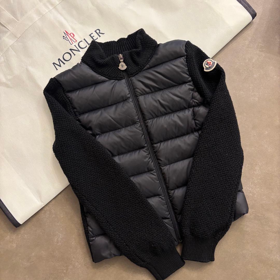 人気 モンクレール ダウン切替カーディガン 8anni (130cm) ブラック