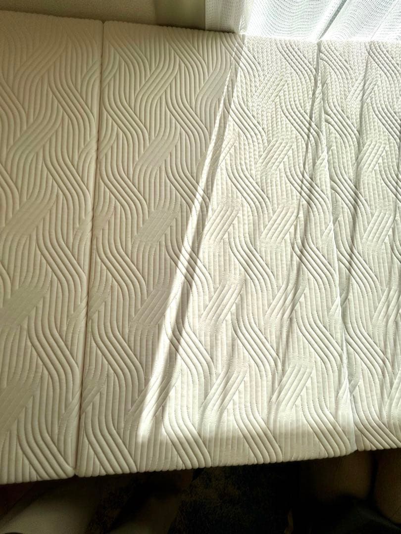 テンピュール Tempur折りたたみマットレス　8cm セミダブル 定価11万円