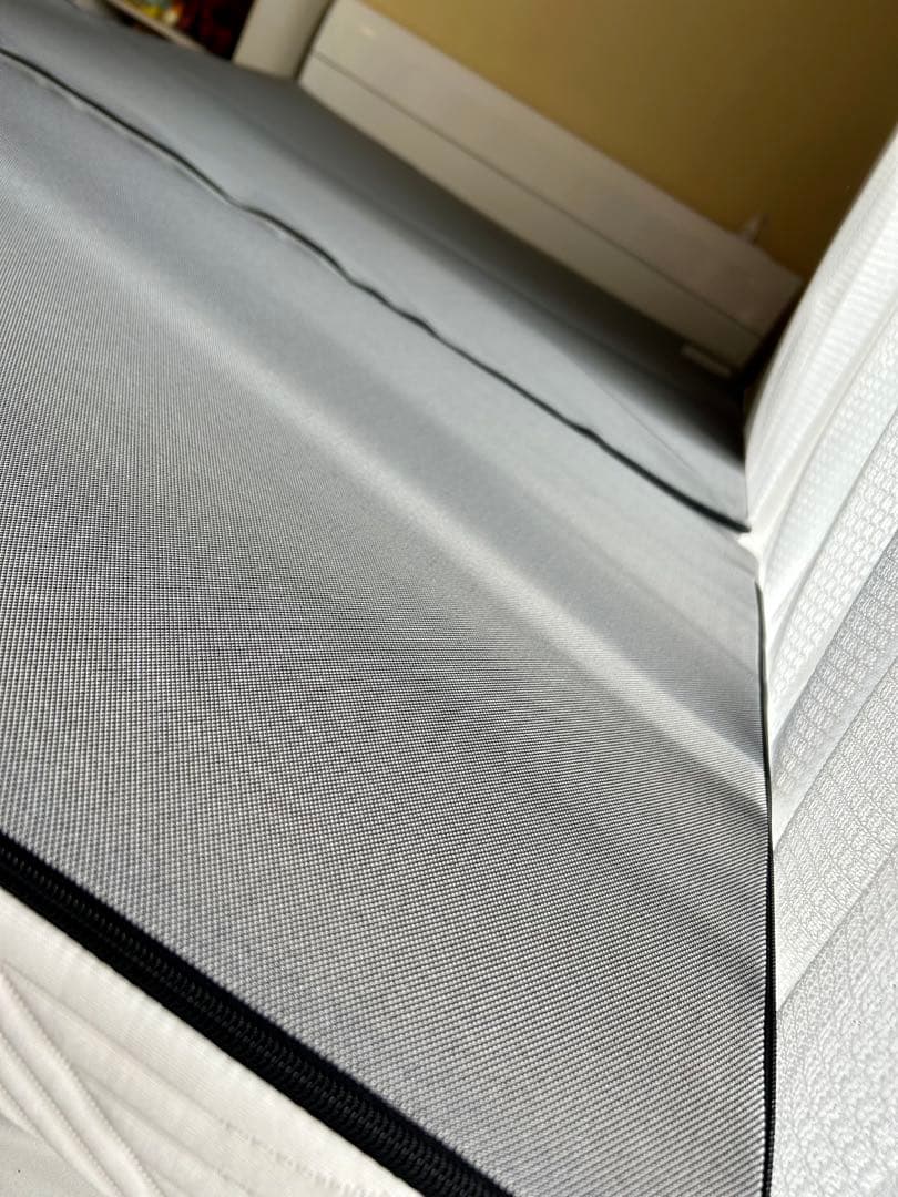 テンピュール Tempur折りたたみマットレス　8cm セミダブル 定価11万円