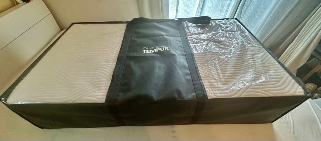 テンピュール Tempur折りたたみマットレス　8cm セミダブル 定価11万円