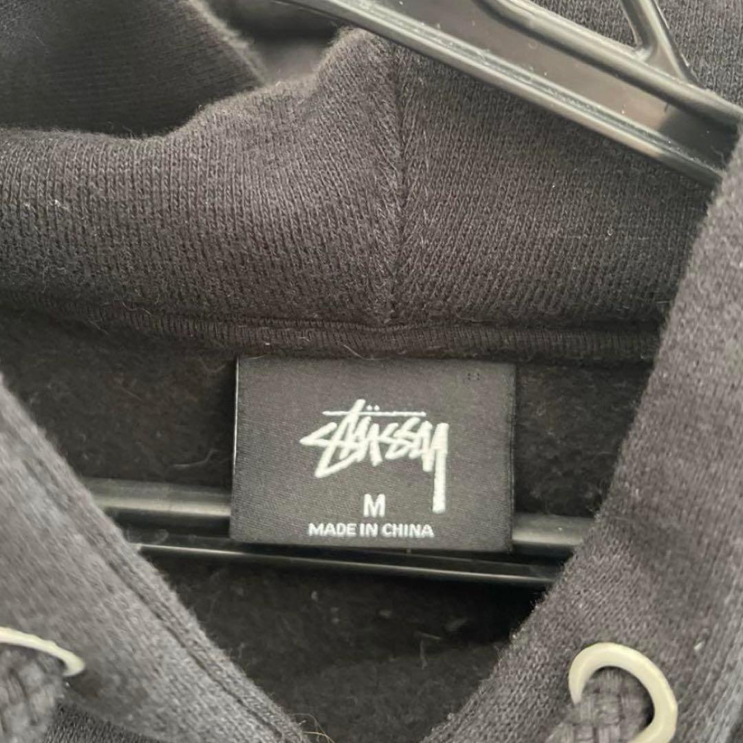 ステューシー　センター刺繍ロゴ　即完売モデル　パーカー　stussy