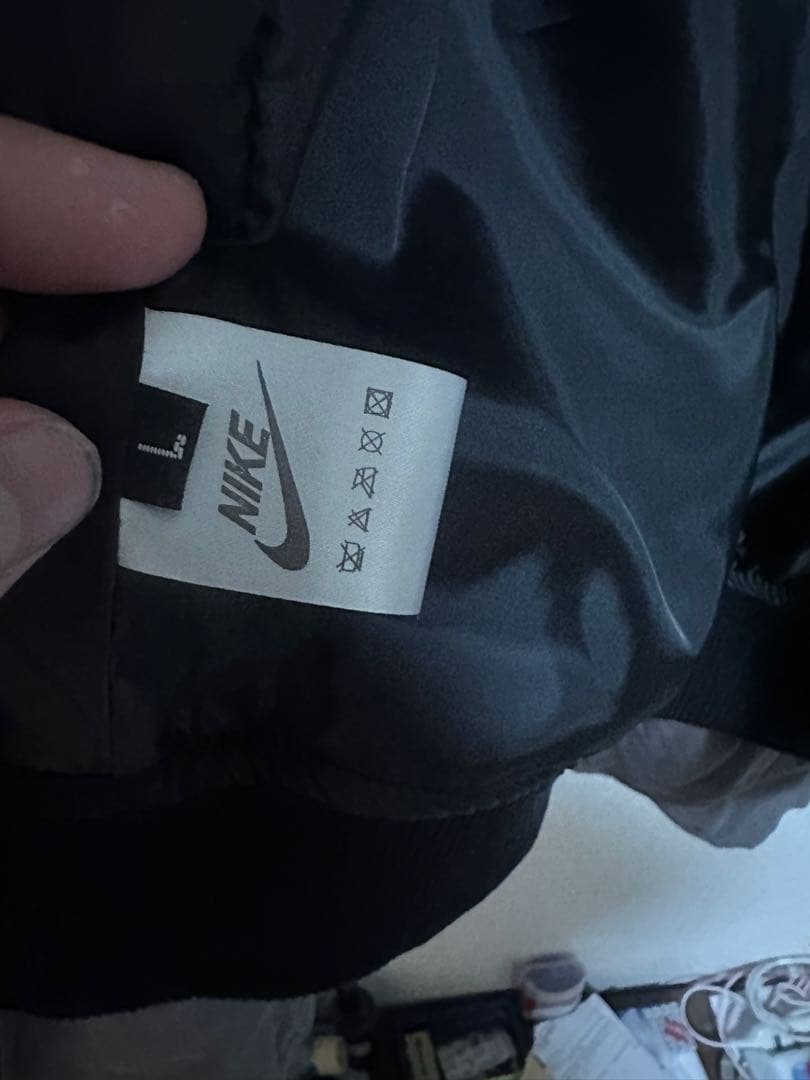 Nike スタジャン Tiffany & Co.刺繍付き