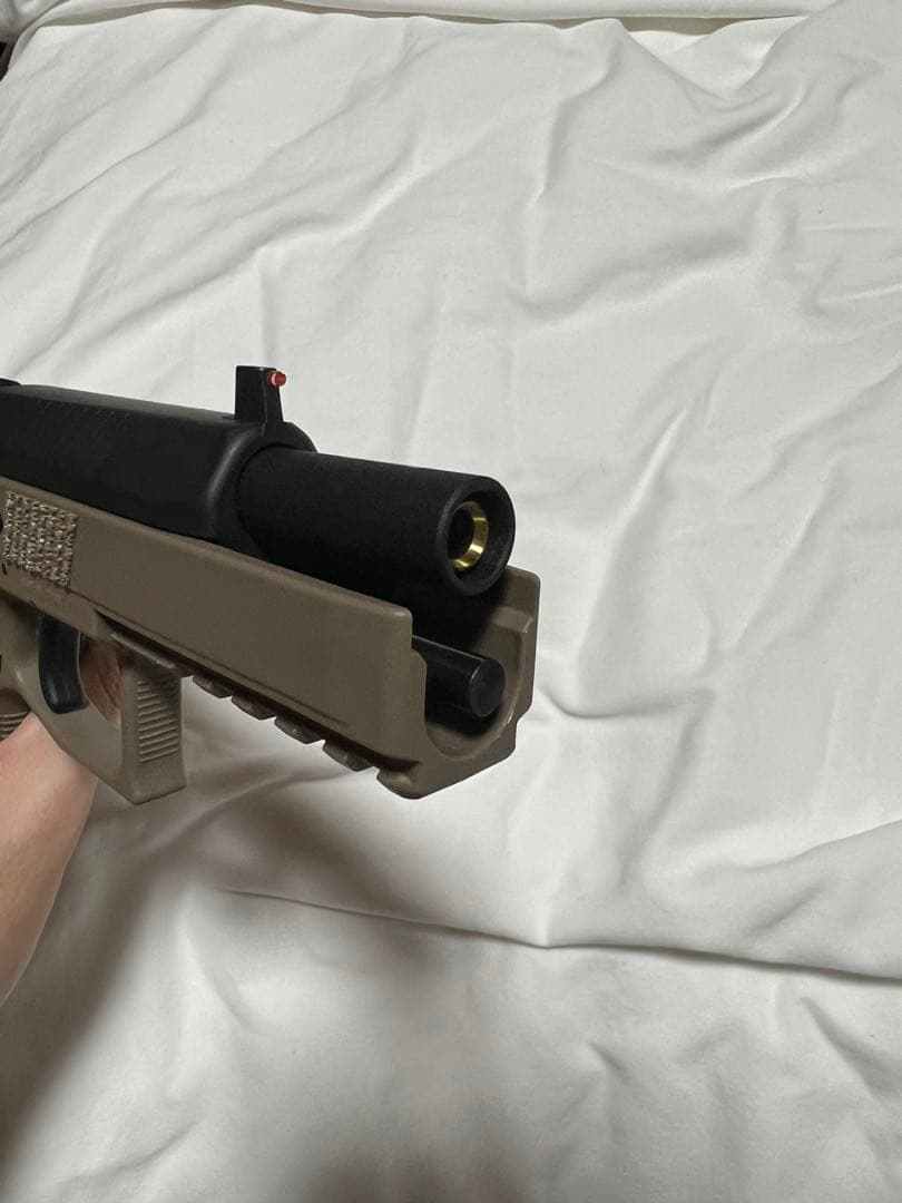 Carbon8 CZ P09 CO2 ブローバックエアガン (マガジン破損品)