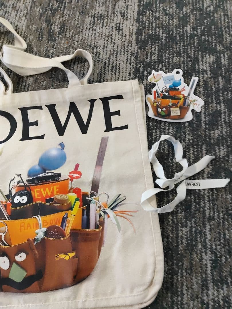 LOEWE イラストトートバッグ