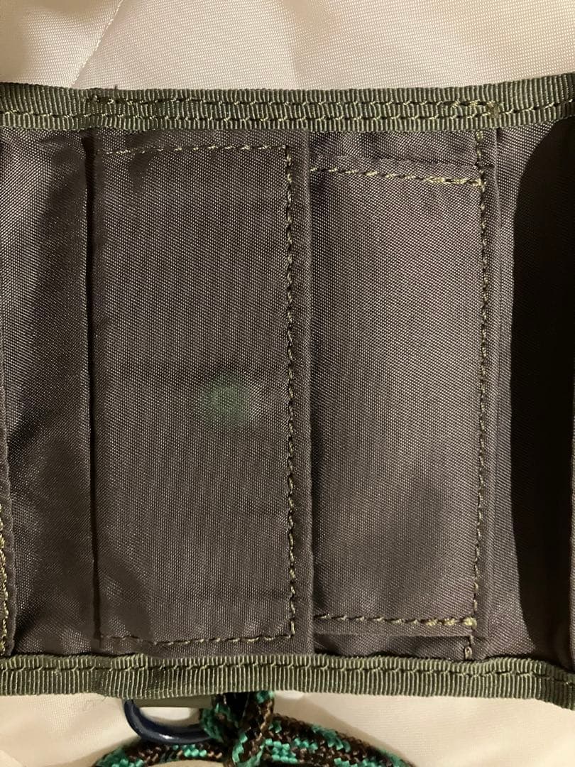 翔sacai 三つ折り財布 オリーブ色 日本製 ストラップ付き