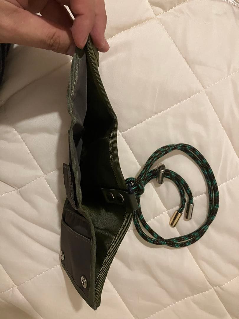 翔sacai 三つ折り財布 オリーブ色 日本製 ストラップ付き