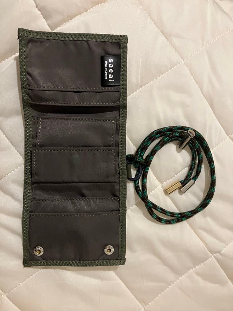 翔sacai 三つ折り財布 オリーブ色 日本製 ストラップ付き