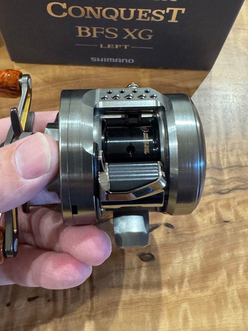 シマノ23カルカッタコンクエストBFS XG 左ハンドル