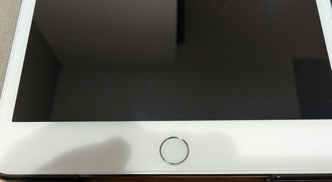 iPad mini4　シルバー　128G　wifi+Cellular