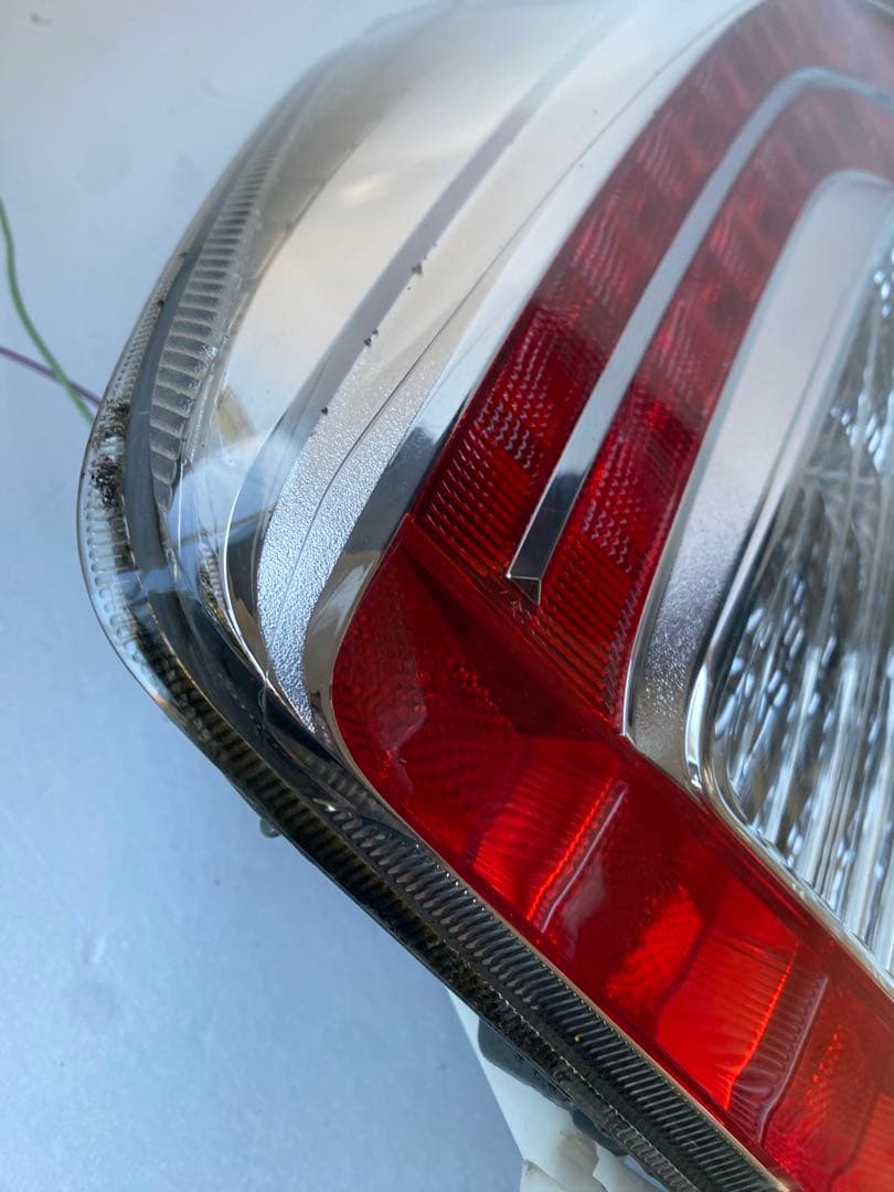 プリウス30 テールランプ 外側左右セット 純正