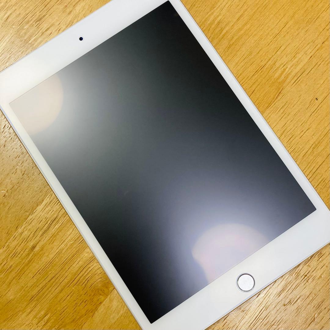 お*か様 Apple ipad mini4 128gb wi-fiモデル　タブレ